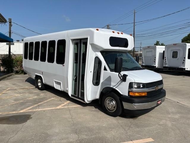 Diamond Coach VIP 2500 Vehicle Image 02