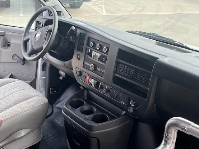 Diamond Coach VIP 2500 Vehicle Image 17