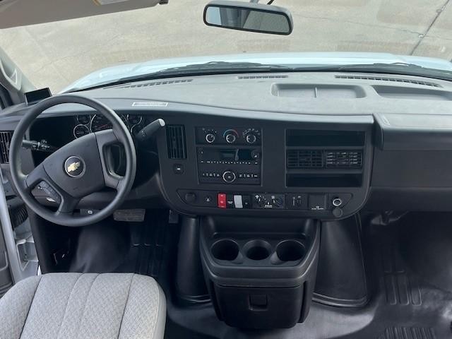 Diamond Coach VIP 2500 Vehicle Image 18