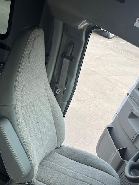 Diamond Coach VIP 2500 Vehicle Image 19