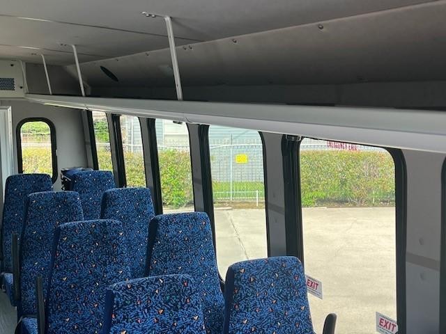 Diamond Coach VIP 2500 Vehicle Image 23