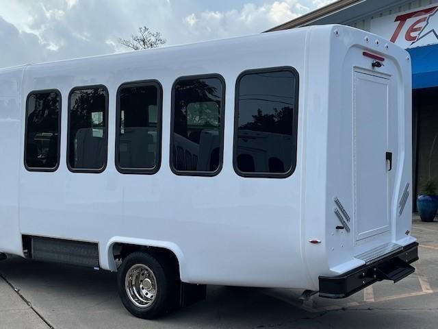 Diamond Coach TR 2200PT Vehicle Image 02