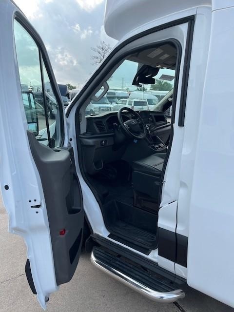 Diamond Coach TR 2200PT Vehicle Image 09