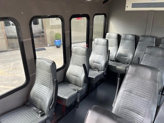 Diamond Coach TR 2200PT Vehicle Image 15