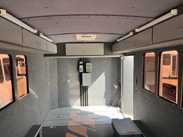 Parts/Accessories Other Vehicle Image 08