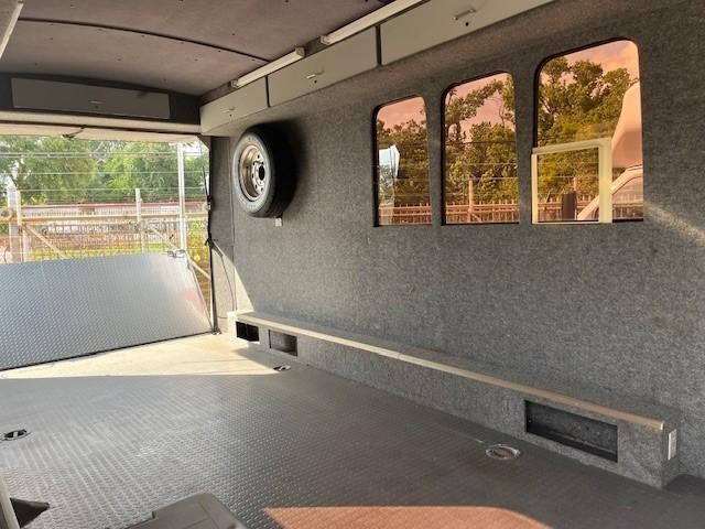 Parts/Accessories Other Vehicle Image 12