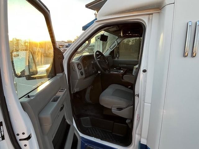 Turtle Top Vanterra Vehicle Image 11