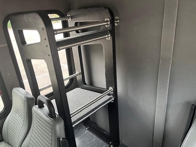 Diamond Coach VIP 2200 Vehicle Image 14