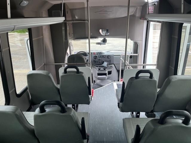 Diamond Coach VIP 2200 Vehicle Image 16