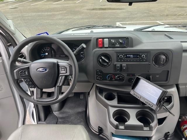 Diamond Coach VIP 2200 Vehicle Image 17