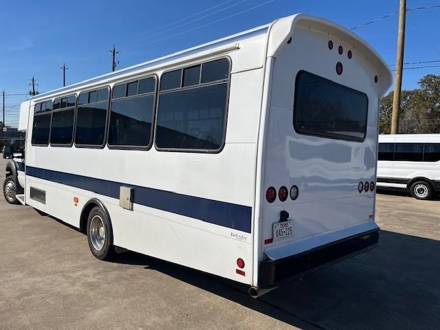 Champion Defender Vehicle Image 03