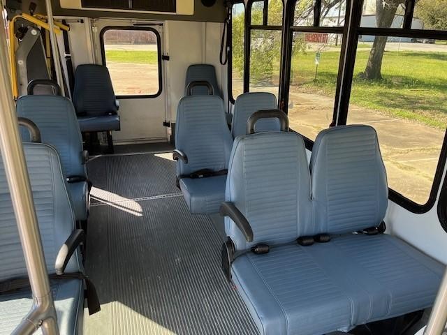 Eldorado Aerolite Vehicle Image 12