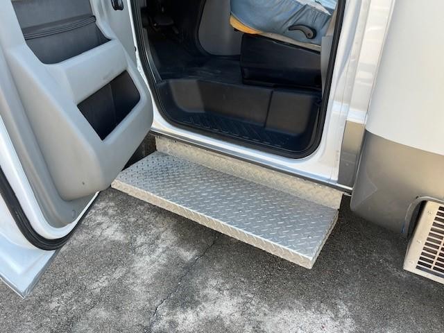 Eldorado Aerolite Vehicle Image 22