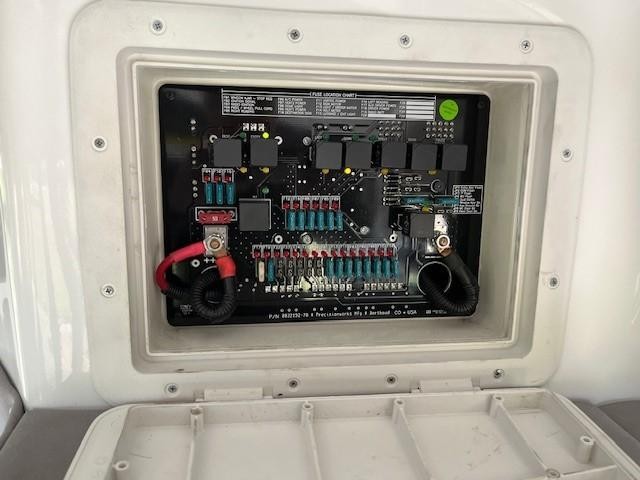 Eldorado Aerolite Vehicle Image 25