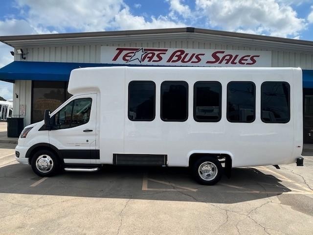 Diamond Coach TR2200 Vehicle Image 02