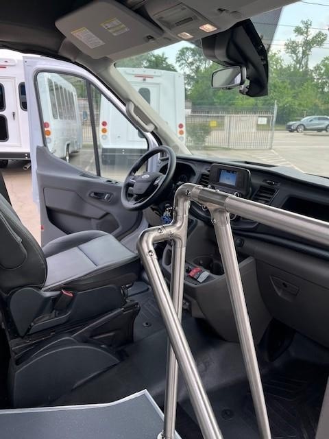 Diamond Coach TR2200 Vehicle Image 09