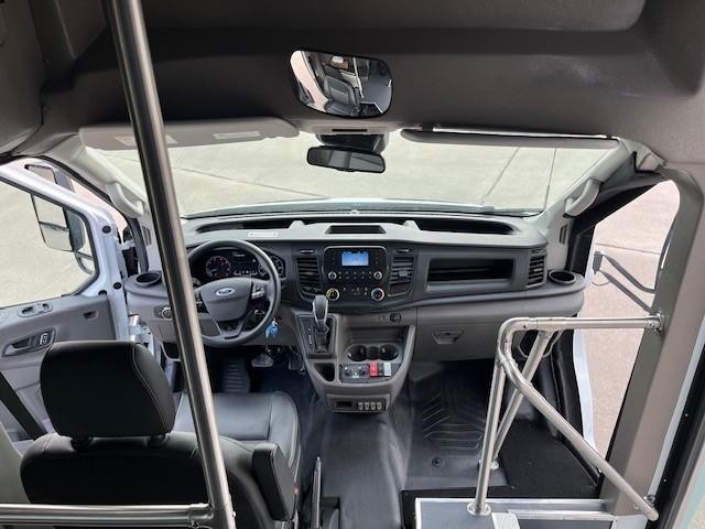 Diamond Coach TR2200 Vehicle Image 15