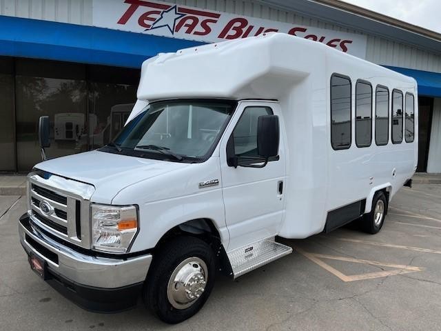 Diamond Coach VIP 2200PT Vehicle Image 02