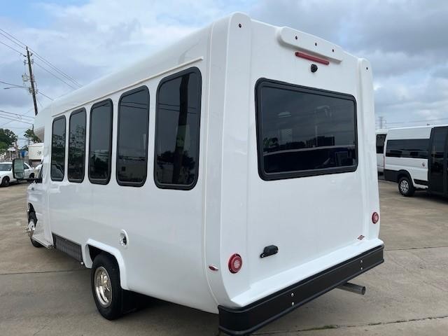 Diamond Coach VIP 2200PT Vehicle Image 04