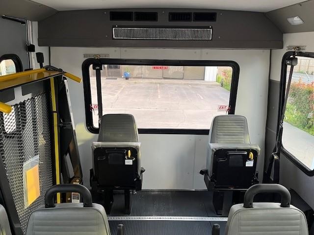 Diamond Coach VIP 2200PT Vehicle Image 14