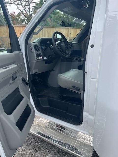 Diamond Coach VIP 2200PT Vehicle Image 19