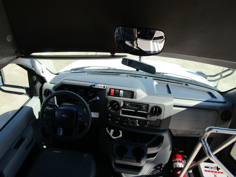 Diamond Coach VIP 2200PT Vehicle Image 16