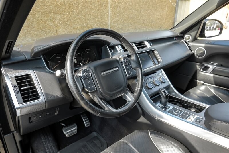 Land Rover Range Rover Sport Vehicle Full-screen Gallery Image 03