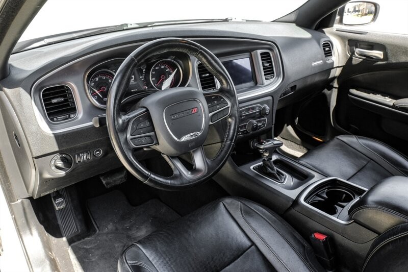 Dodge Charger Vehicle Full-screen Gallery Image 03