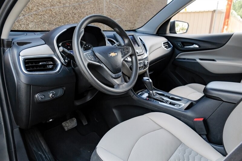 Chevrolet Equinox Vehicle Full-screen Gallery Image 03