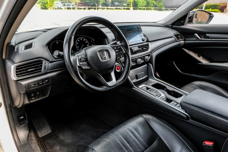 Honda Accord Sedan Vehicle Full-screen Gallery Image 03