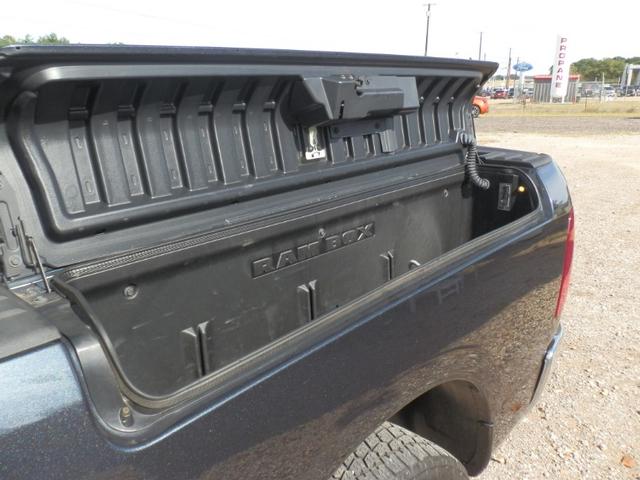 Ram 1500 Vehicle Full-screen Gallery Image 10