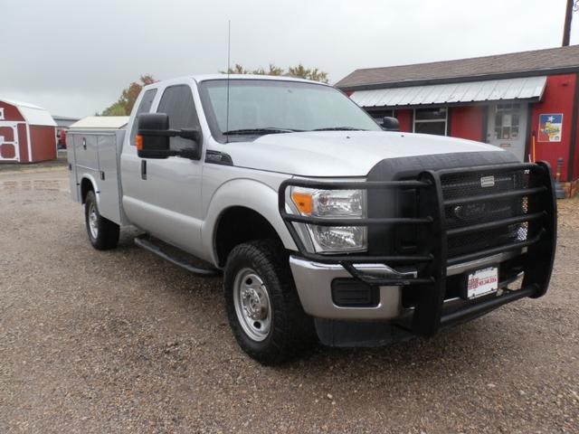 Ford Super Duty F-250 SRW Vehicle Full-screen Gallery Image 03