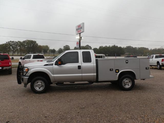 Ford Super Duty F-250 SRW Vehicle Full-screen Gallery Image 05