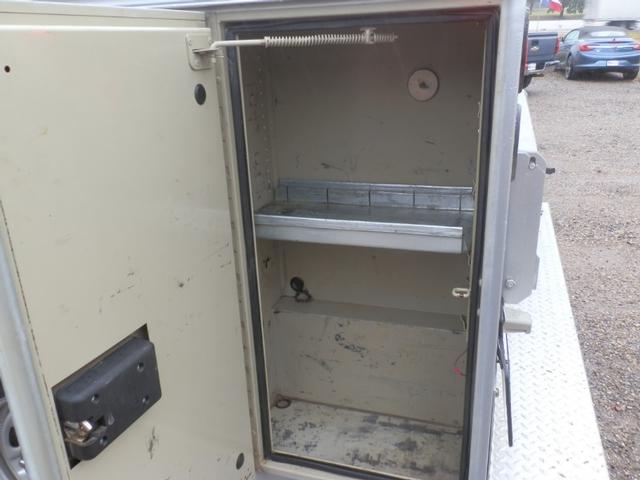 Ford Super Duty F-250 SRW Vehicle Full-screen Gallery Image 12