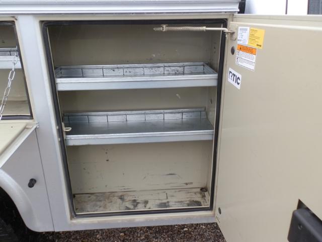 Ford Super Duty F-250 SRW Vehicle Full-screen Gallery Image 14