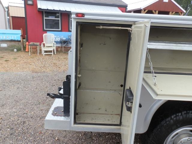 Ford Super Duty F-250 SRW Vehicle Full-screen Gallery Image 15