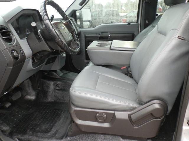 Ford Super Duty F-250 SRW Vehicle Full-screen Gallery Image 18