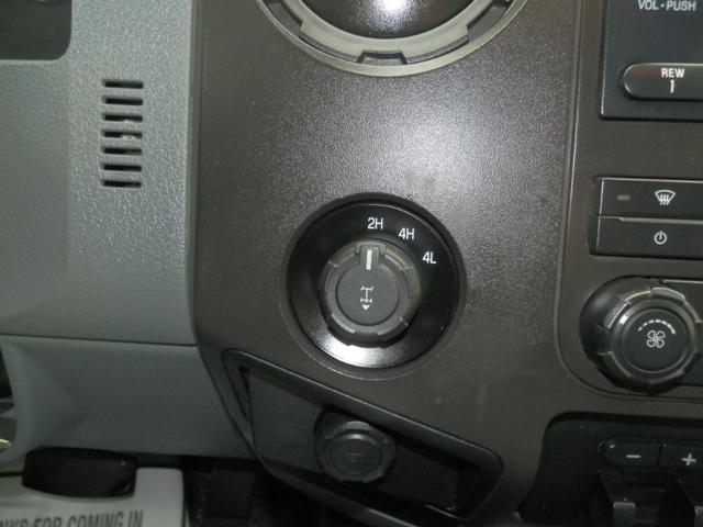 Ford Super Duty F-250 SRW Vehicle Full-screen Gallery Image 26