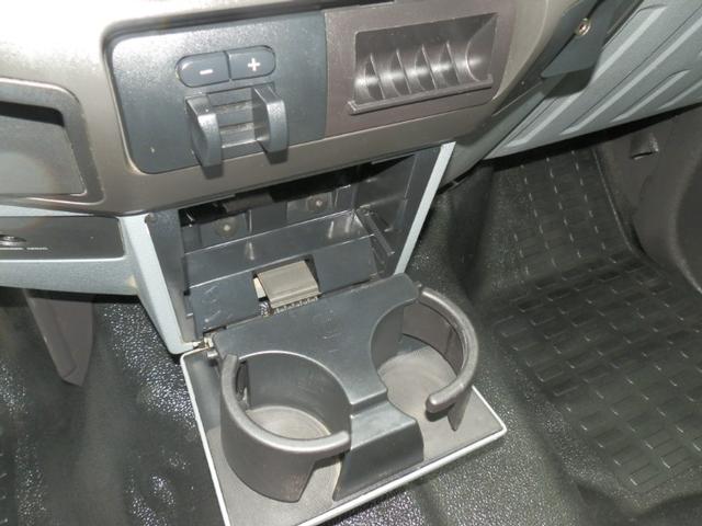 Ford Super Duty F-250 SRW Vehicle Full-screen Gallery Image 29