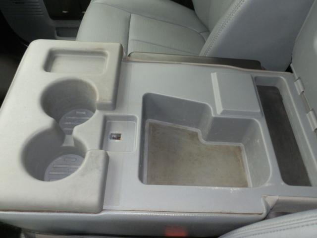 Ford Super Duty F-250 SRW Vehicle Full-screen Gallery Image 30