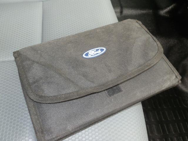 Ford Super Duty F-250 SRW Vehicle Full-screen Gallery Image 32