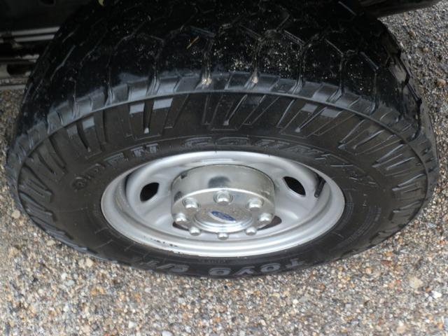 Ford Super Duty F-250 SRW Vehicle Full-screen Gallery Image 35