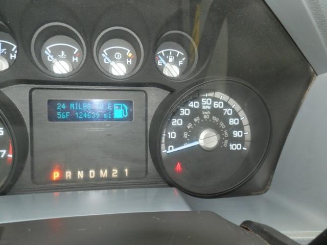 Ford Super Duty F-250 SRW Vehicle Full-screen Gallery Image 40