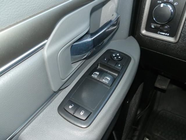 Ram 3500 Vehicle Full-screen Gallery Image 09