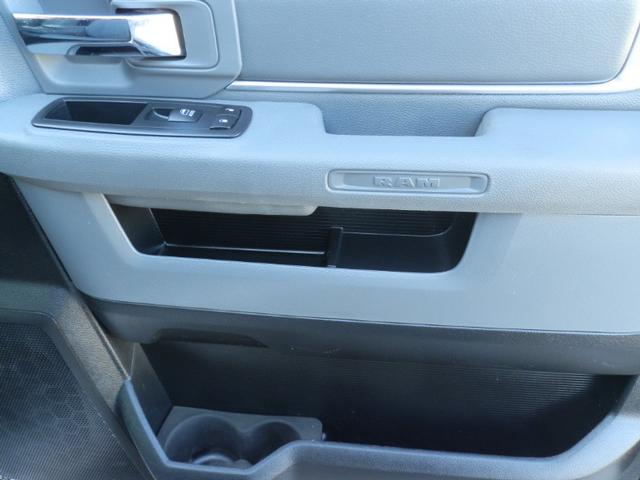 Ram 3500 Vehicle Full-screen Gallery Image 16