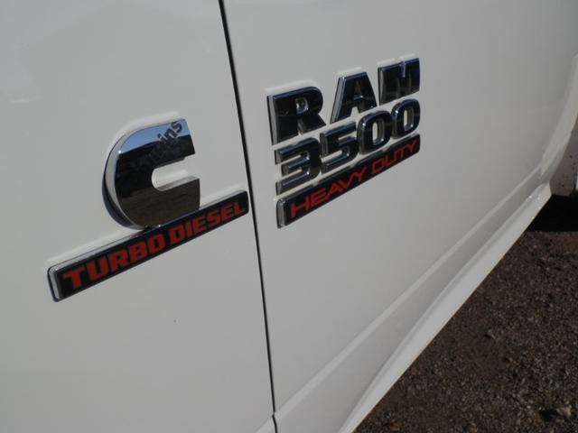 Ram 3500 Vehicle Full-screen Gallery Image 23
