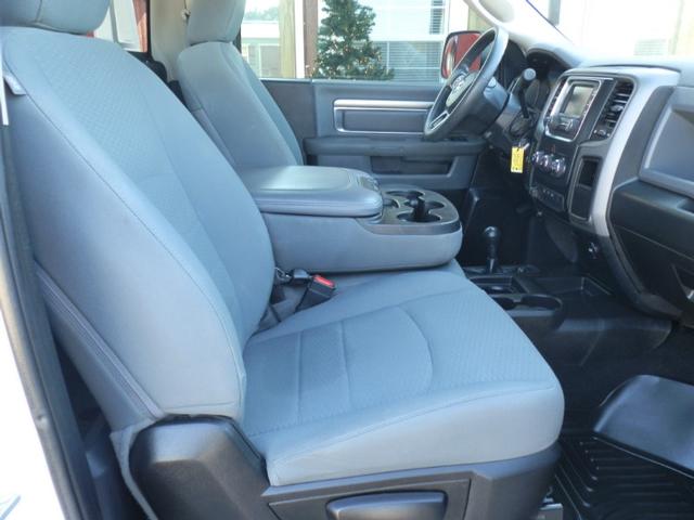 Ram 3500 Vehicle Full-screen Gallery Image 32