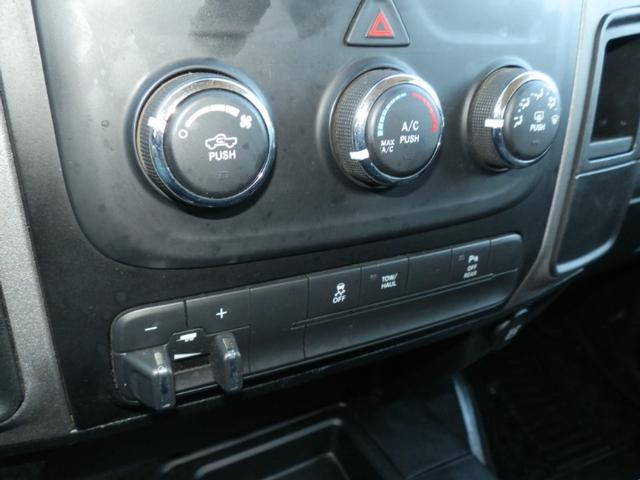 Ram 2500 Vehicle Full-screen Gallery Image 23