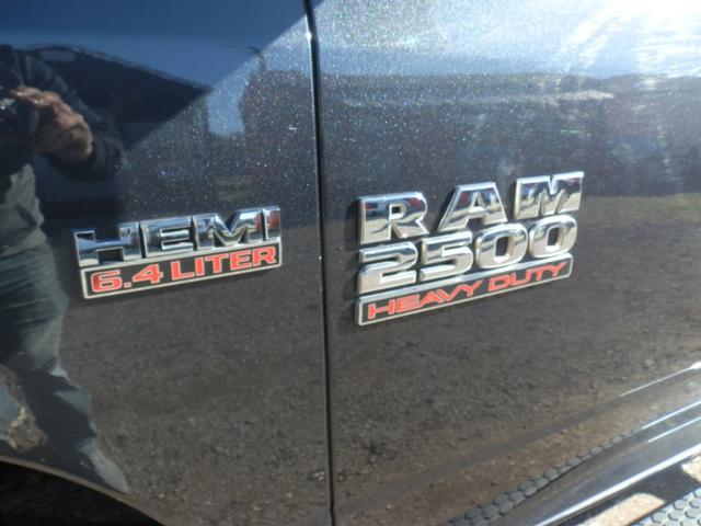 Ram 2500 Vehicle Full-screen Gallery Image 32