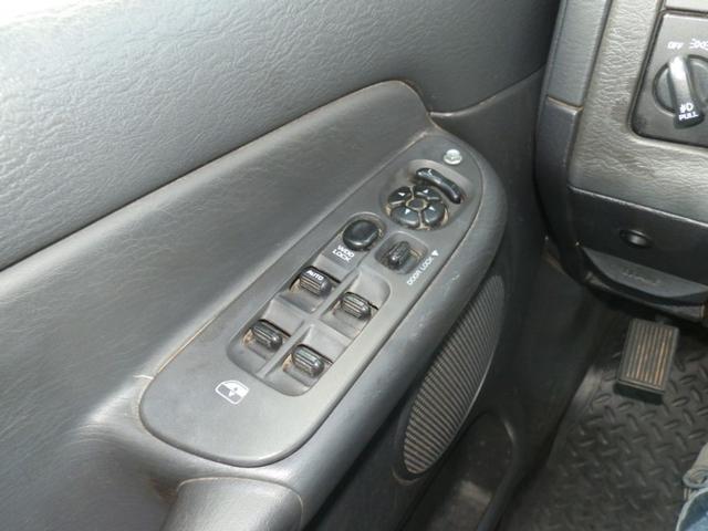 Dodge Ram 3500 Vehicle Full-screen Gallery Image 15